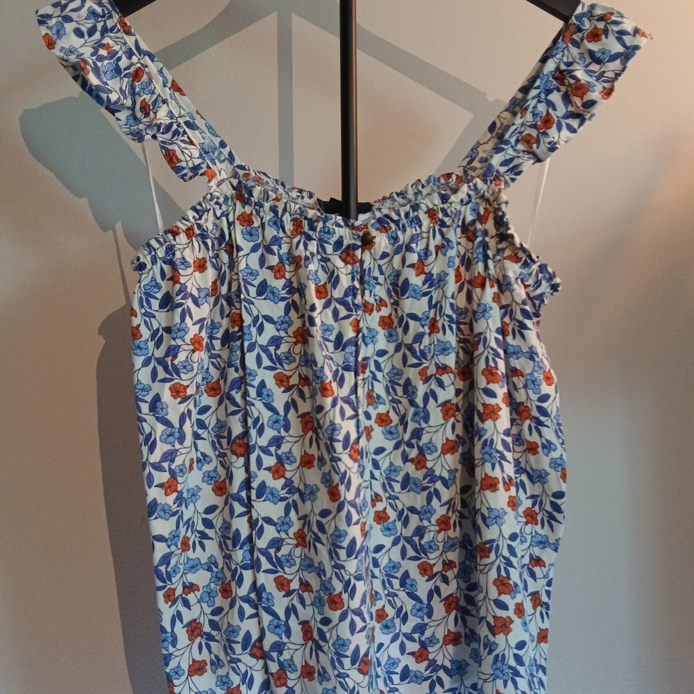 NWT Floral Sleevless Tank!